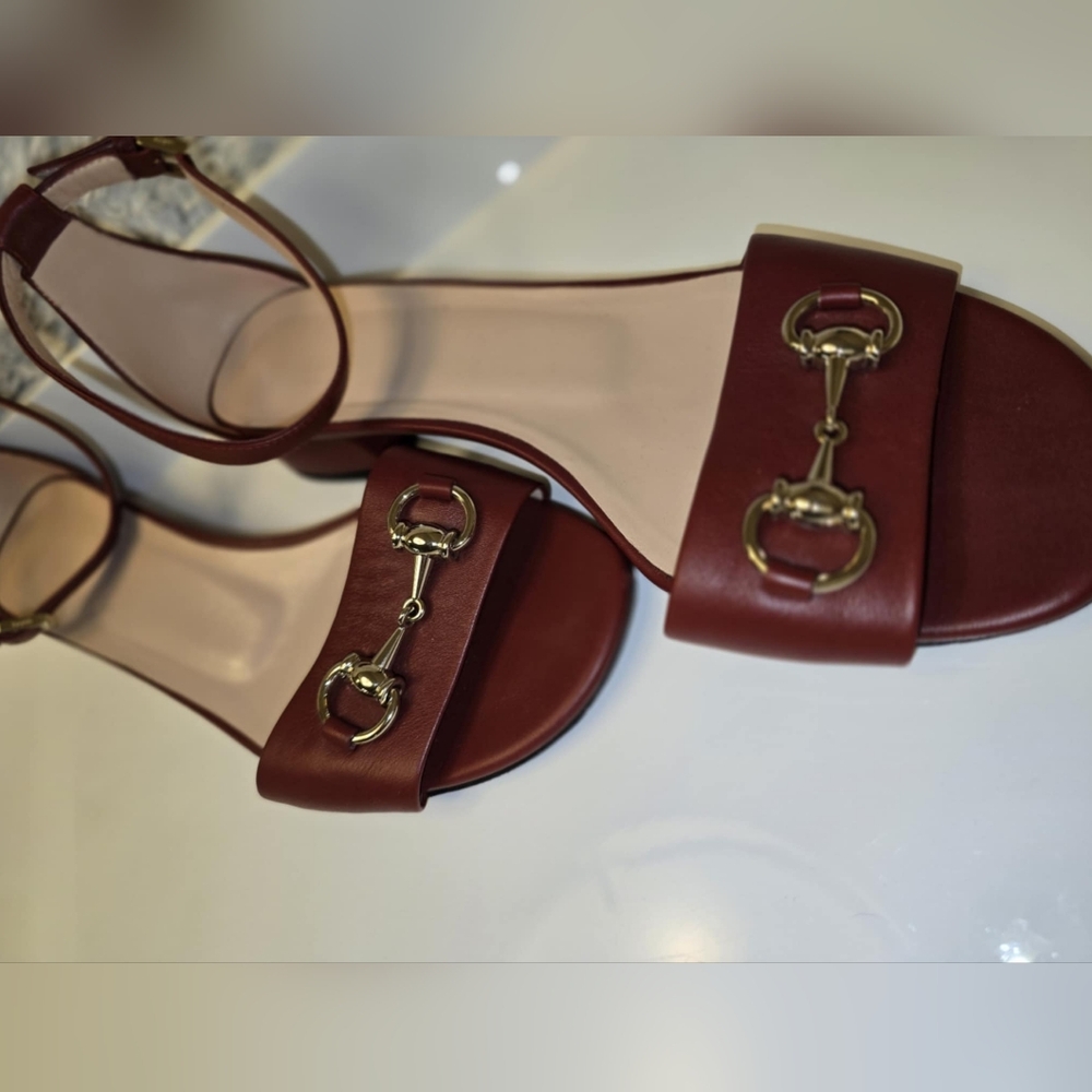 Gucci Burgundy red leather Horsebit ankle strap peep toe low heel sandals EU38.5